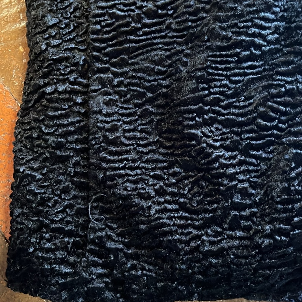 Reversible vest, black to khaki Medium to Large Soft and luxurious! - Picture 2 of 4